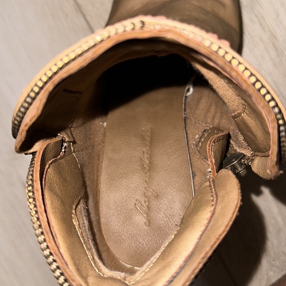 Booties - Picture 6 of 7